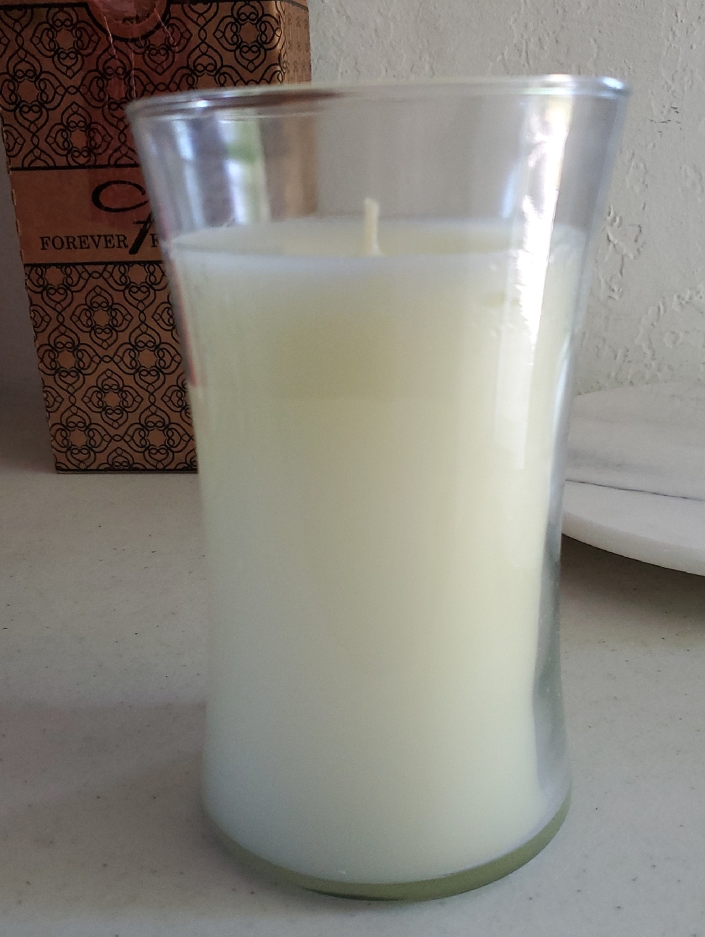 Gardenia Scent Candle 24 oz 100 hr burn Hourglass Shape Jar Celebrating Home New
